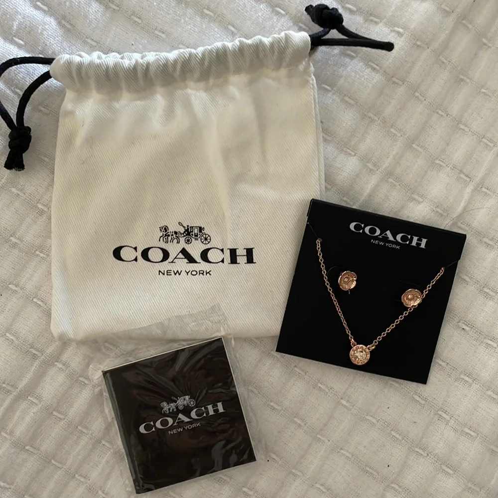Coach - Rose gold flower necklace and earrings - Picture 2 of 3